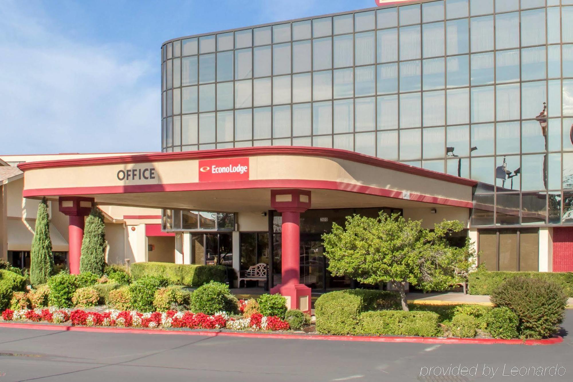 Clarion Hotel Broken Arrow - Tulsa Exterior photo